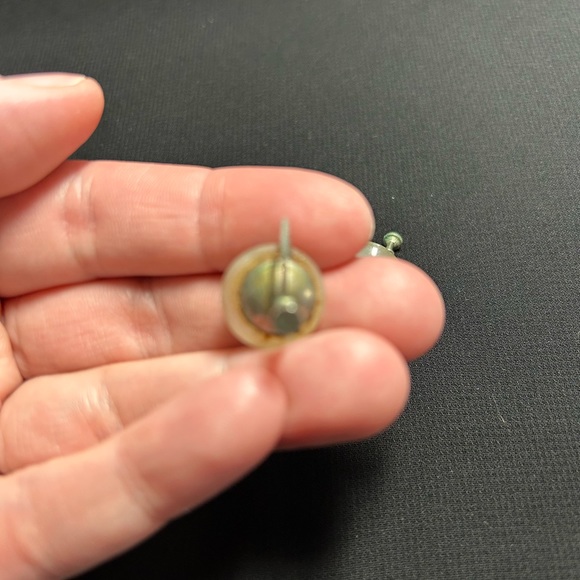 VTG Moon glow Lucite Screw back earrings. Very pretty!! - Picture 8 of 8